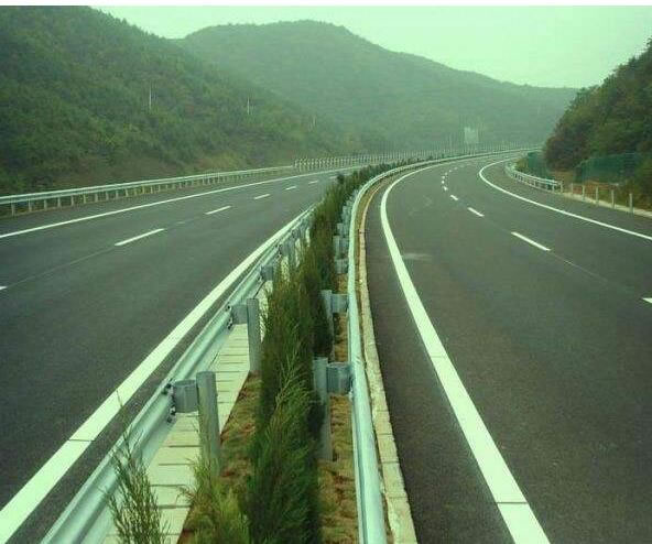 波形护（hù）栏